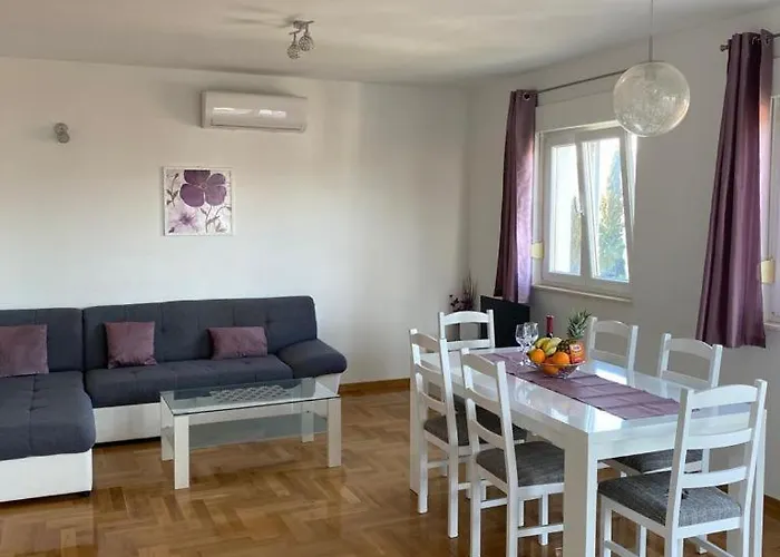 Διαμέρισμα Anadina *